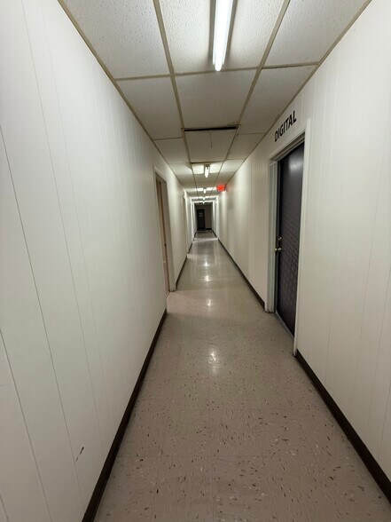 More Photos Of 4150 E 43rd St, North Little Rock Flex For Lease