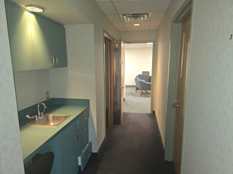 More Photos Of 1201 Mount Kemble Ave, Morristown Medical For Lease