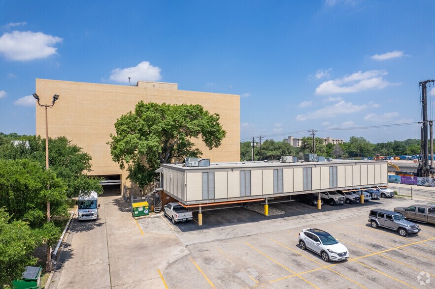 More Photos Of 1305 W 34th St, Austin Medical For Lease