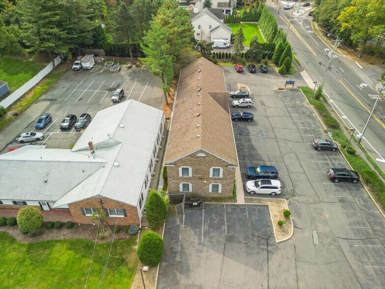 More Photos Of 800 Wyckoff Ave, Wyckoff Office For Sale