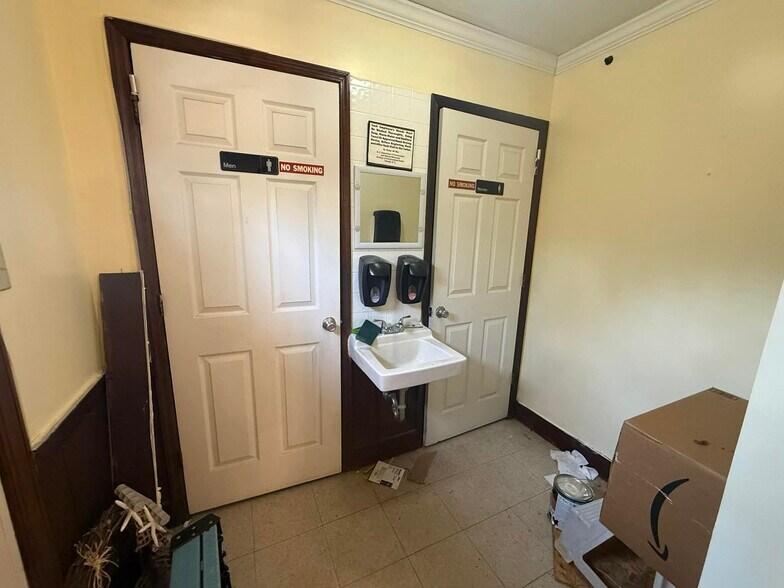 More Photos Of 8063 Old US 421, Lillington Restaurant For Sale