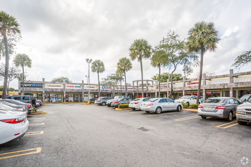 More Photos Of 16764-16800 NW 67th Ave, Hialeah Unknown For Lease