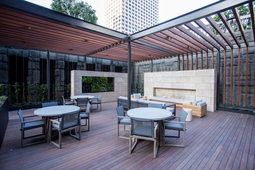 More Photos Of 515 S Flower St, Los Angeles Unknown For Lease