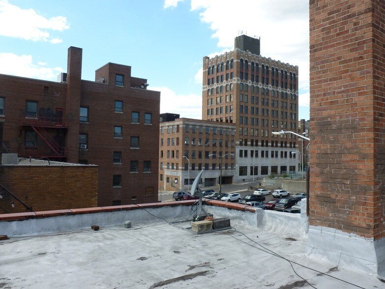 More Photos Of 35 N Saginaw St, Pontiac Storefront Retail Residential For Sale