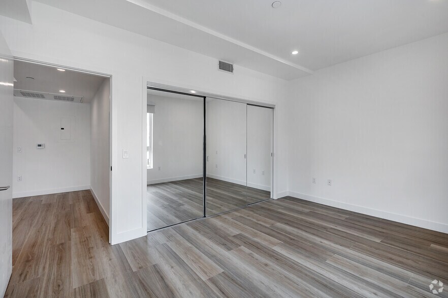 More Photos Of 951 Ogden Ave, Los Angeles Apartments For Lease