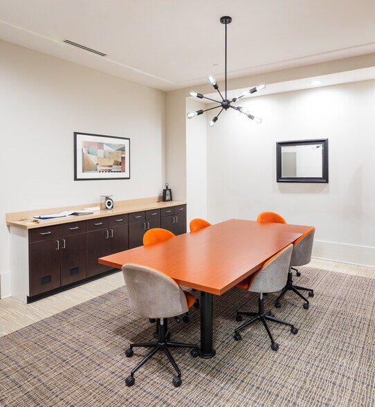 More Photos Of 10330 N Meridian St, Carmel Medical For Lease