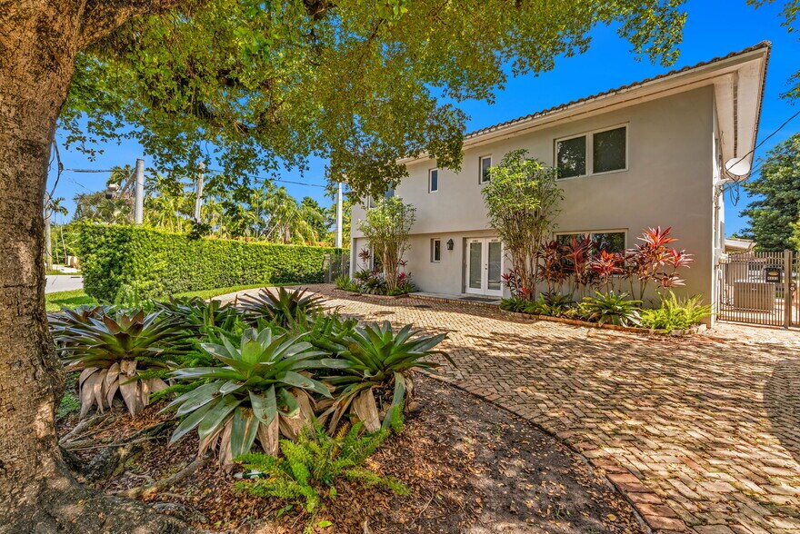Primary Photo Of 4801 University Dr, Coral Gables Apartments For Sale