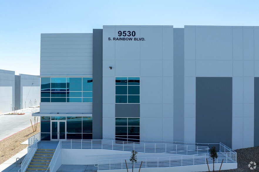 More Photos Of 9530 S Rainbow Blvd, Las Vegas Distribution For Sale