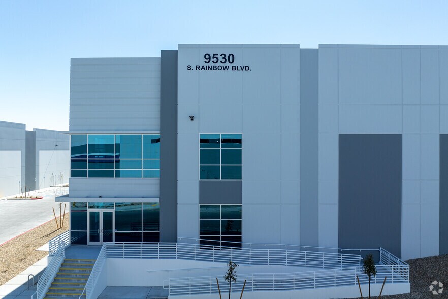 More Photos Of 9530 S Rainbow Blvd, Las Vegas Unknown For Lease