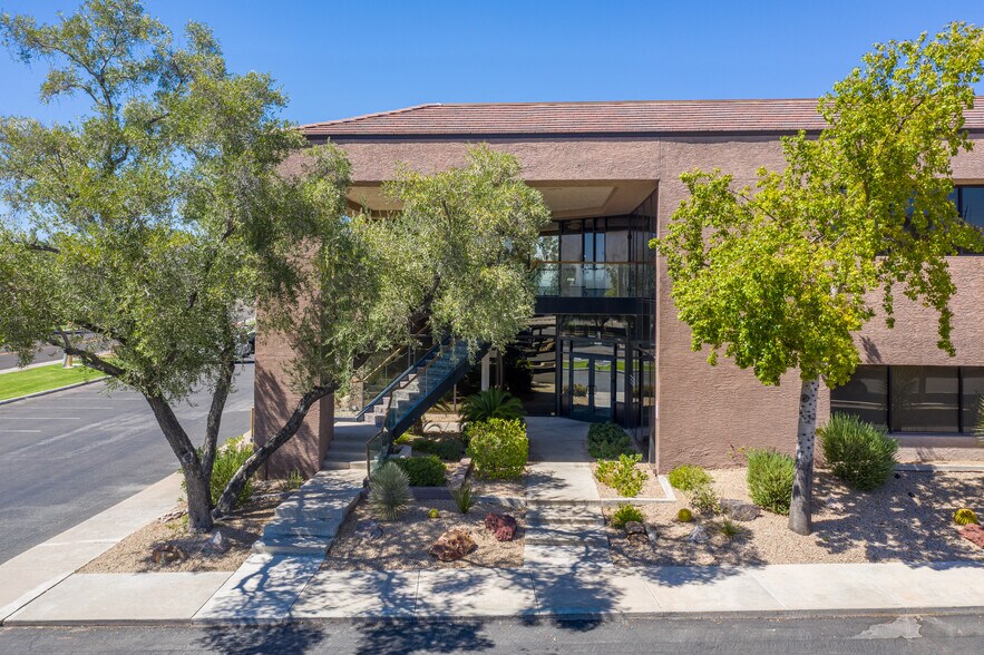 More Photos Of 15600-15650 N Black Canyon Hwy, Phoenix Office For Lease