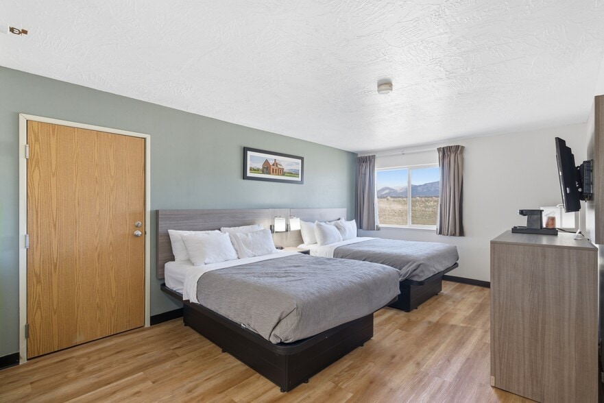 More Photos Of 626 W 1400 N, Beaver Hotel For Sale