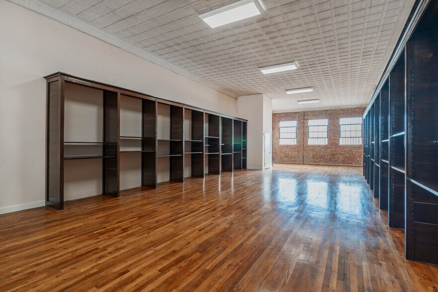 More Photos Of 110 E Main St, Union Storefront Retail Office For Lease