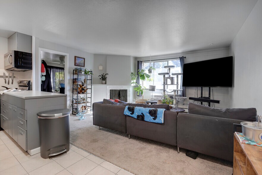 More Photos Of 1045 Balsam St, Lakewood Apartments For Sale