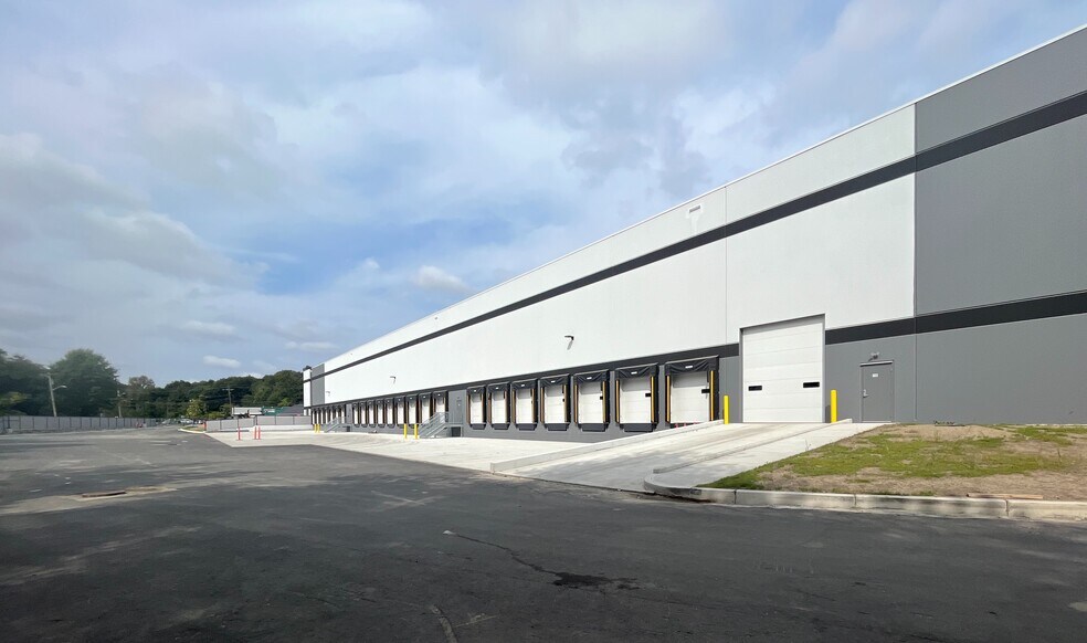 More Photos Of 735 Broadway, Malden Warehouse For Lease