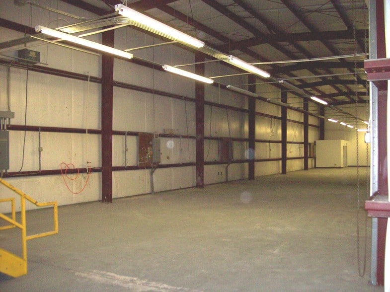 More Photos Of 56 S Dixie Hwy, Saint Augustine Warehouse For Lease
