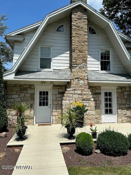 More Photos Of 811 S Market St, Williamsport Office Residential For Lease
