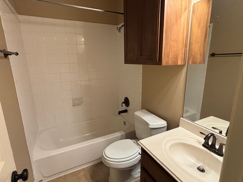 More Photos Of 215 E Luhn St, Bellville Apartments For Sale