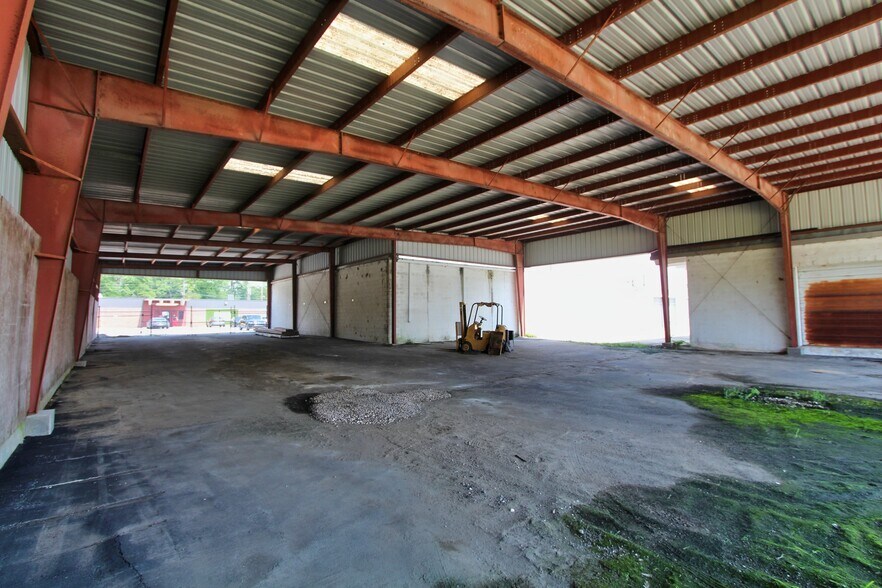 More Photos Of 611-635 E Ashby Rd, Florence General Retail For Sale