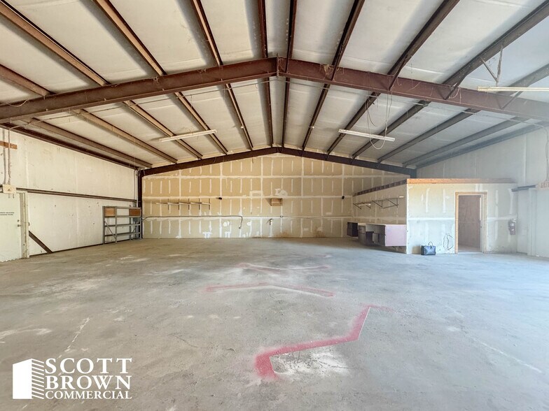 More Photos Of 900 Utility Rd, Sanger Unknown For Lease