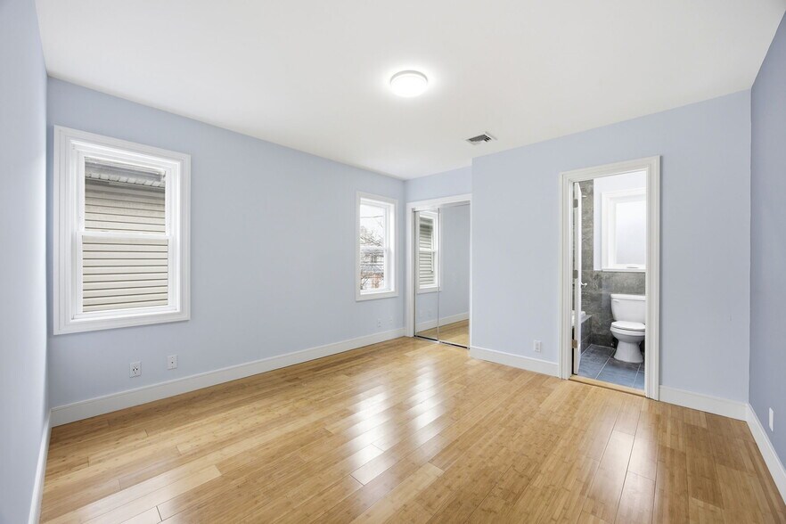 More Photos Of 96 Coale Ave, Staten Island Multifamily For Sale