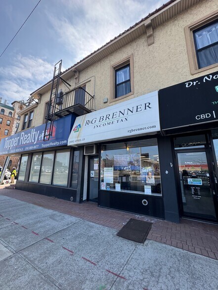 More Photos Of 78-84 E Park Ave, Long Beach Storefront For Lease