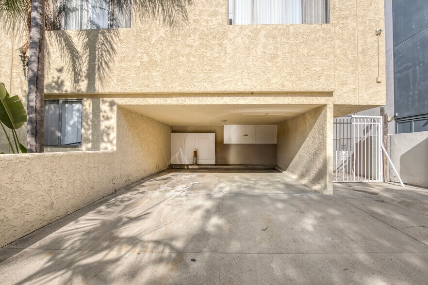 More Photos Of 1133 S Spaulding Ave, Los Angeles Apartments For Sale