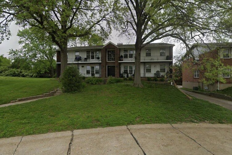 Primary Photo Of 610 Thunderbird Ct, Chesterfield Apartments For Sale