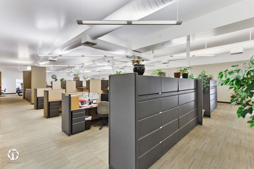 More Photos Of 3820 Coffee Rd, Bakersfield Storefront Retail Office For Lease