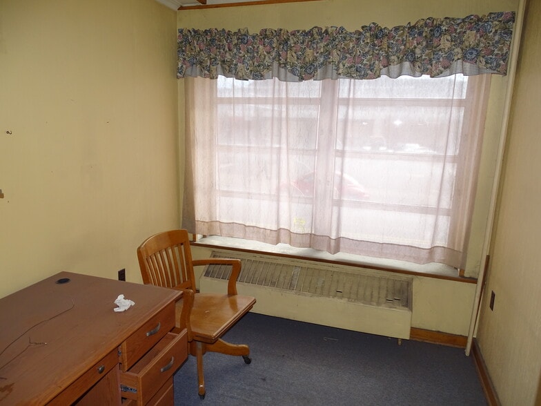More Photos Of 417 E Sunbury St, Shamokin Storefront Retail Office For Sale