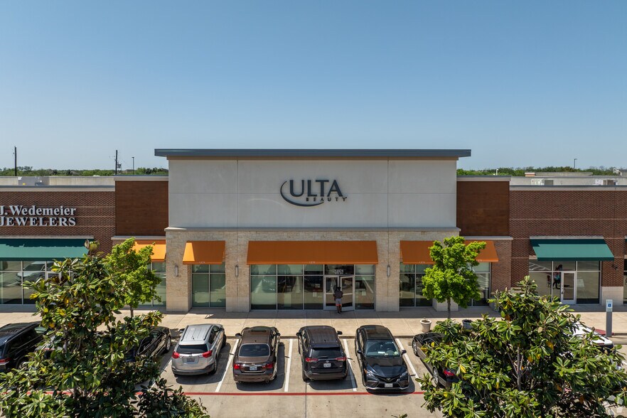 More Photos Of 13517 University Blvd, Sugar Land Unknown For Lease
