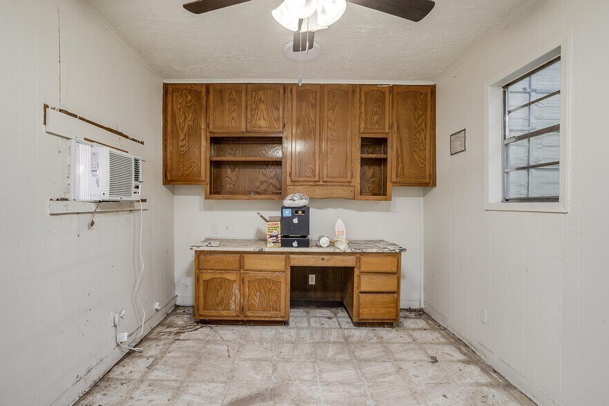 More Photos Of 4140 Mansfield Hwy, Forest Hill Warehouse For Sale