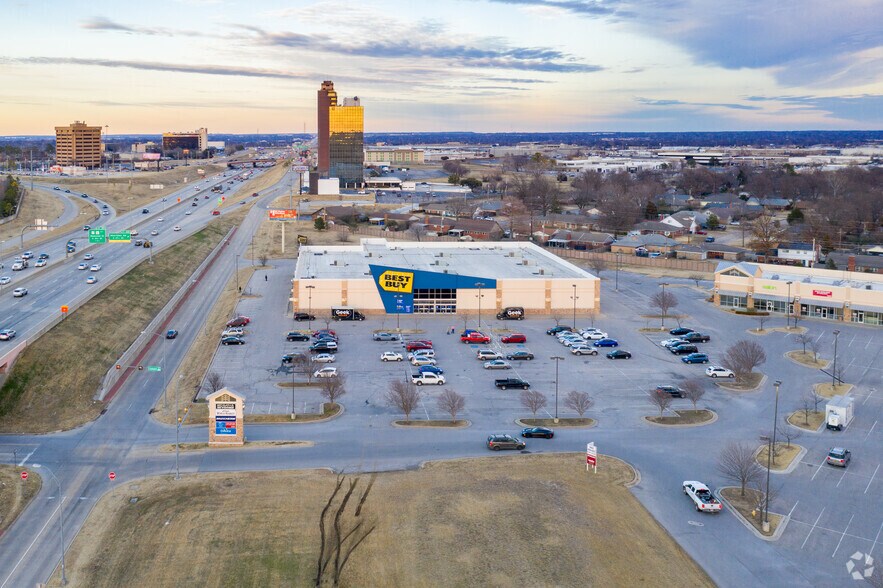 More Photos Of 5302-5636 E Skelly Dr, Tulsa Unknown For Lease