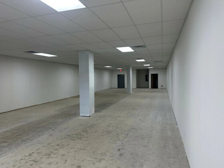 More Photos Of 539-545 N Line St, Columbia City Freestanding For Lease