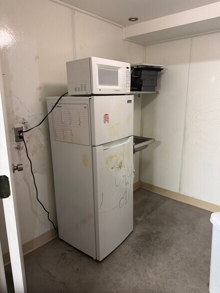 More Photos Of 1828-1832 E 35th St, Minneapolis Storefront For Lease