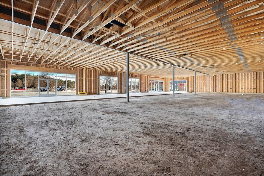 More Photos Of 212 Southampton Rd, Westfield Freestanding For Lease