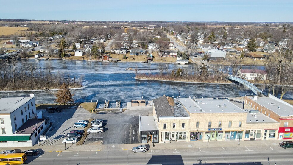 More Photos Of 127 W Main St, Omro Storefront Retail Office For Sale