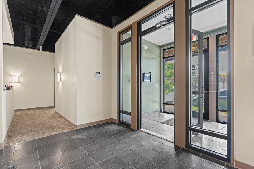 More Photos Of 500 Saint Michael St, Mobile Office For Lease