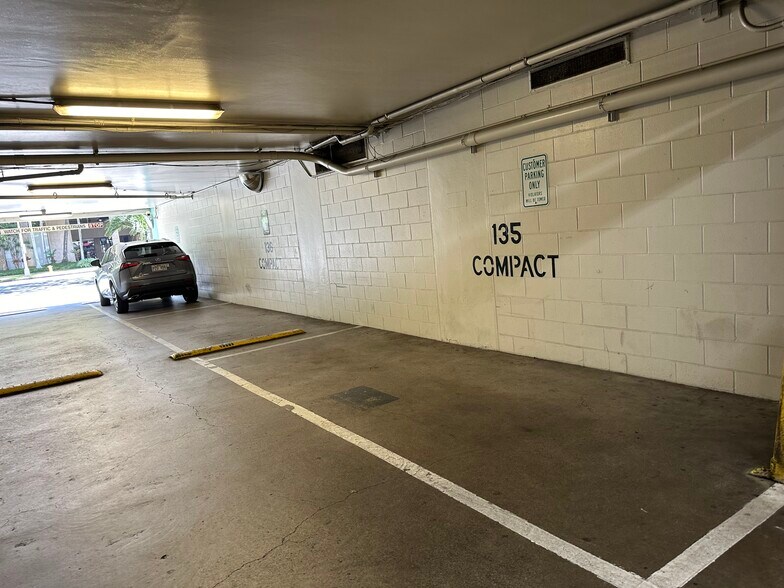 More Photos Of 1617 Kapiolani Blvd, Honolulu Apartments For Sale