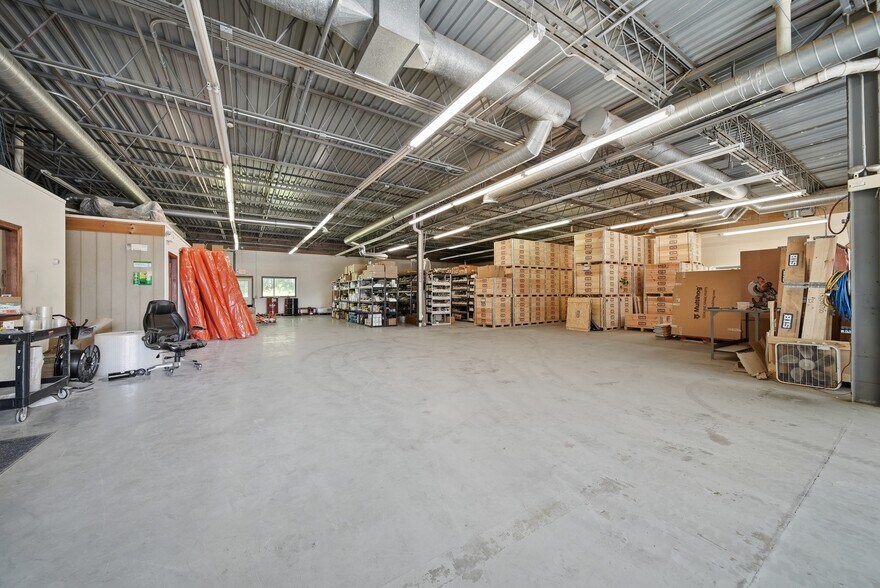 More Photos Of 141 Sanborn Rd, Tilton Flex For Sale