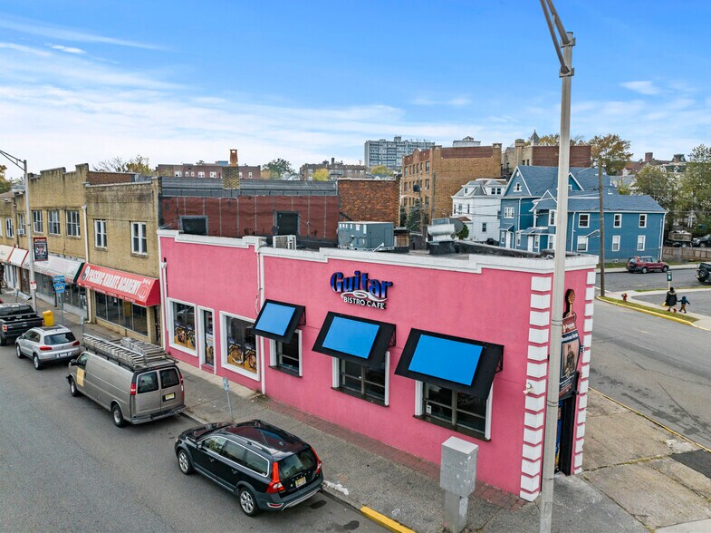 More Photos Of 533 Main Ave, Passaic General Retail For Lease