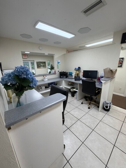 More Photos Of 3113 S Ridgewood Ave, Daytona Beach Medical For Lease