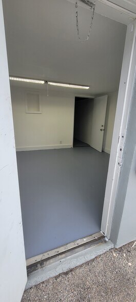 More Photos Of 515-517 S Flagler Ave, Pompano Beach Warehouse For Lease