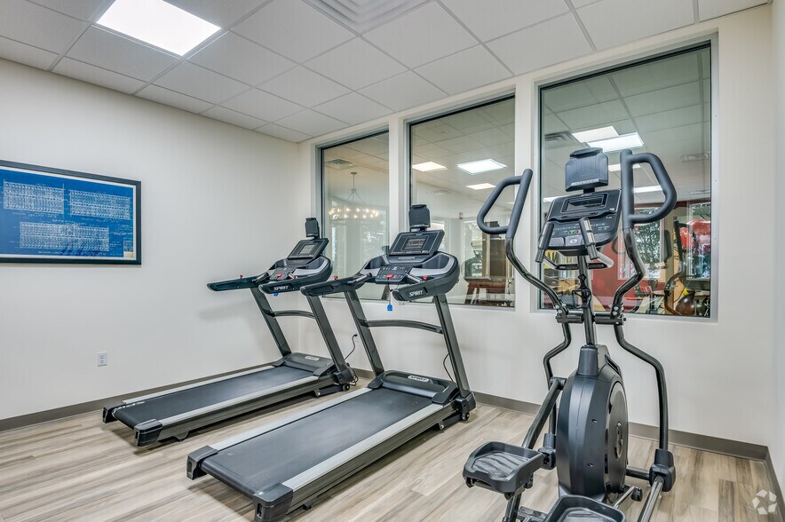 More Photos Of 2001 Marathon St, Neenah Apartments For Sale