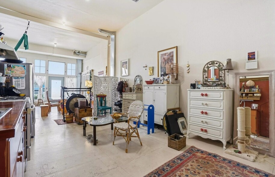 More Photos Of 733 Loring Ave, Crockett Apartments For Sale