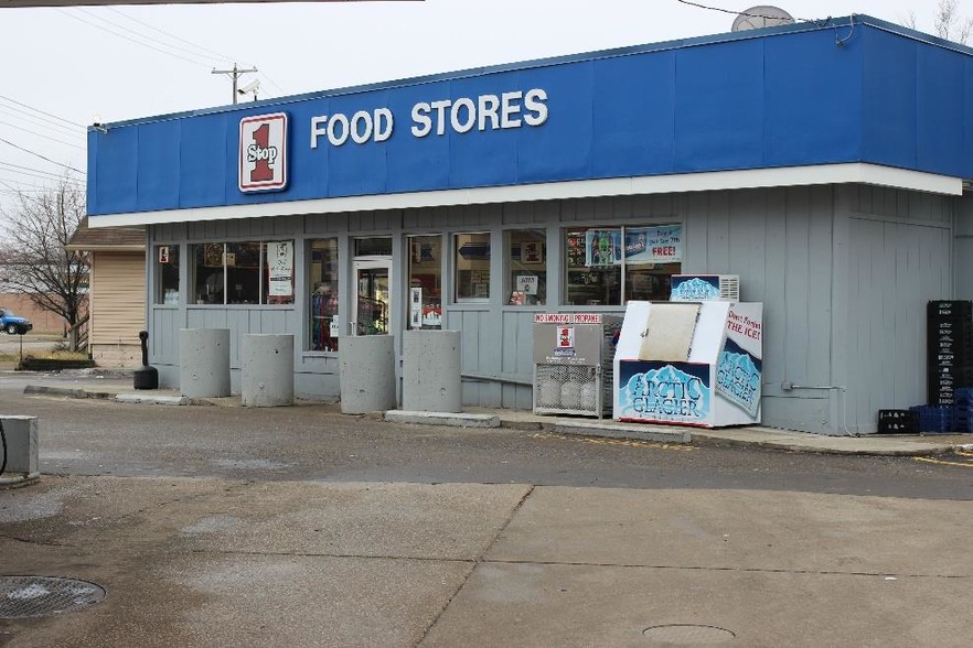 More Photos Of 3910 Fenton Rd, Flint Convenience Store For Sale