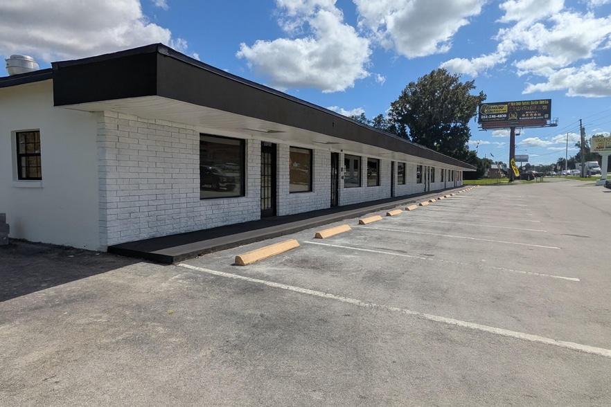 Primary Photo Of 10901 SE US Highway 441, Belleview Storefront Retail Office For Lease