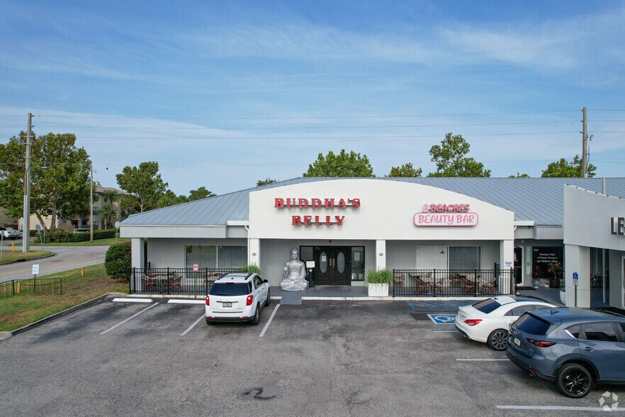 More Photos Of 301-329 10th Ave N, Jacksonville Beach Storefront For Lease