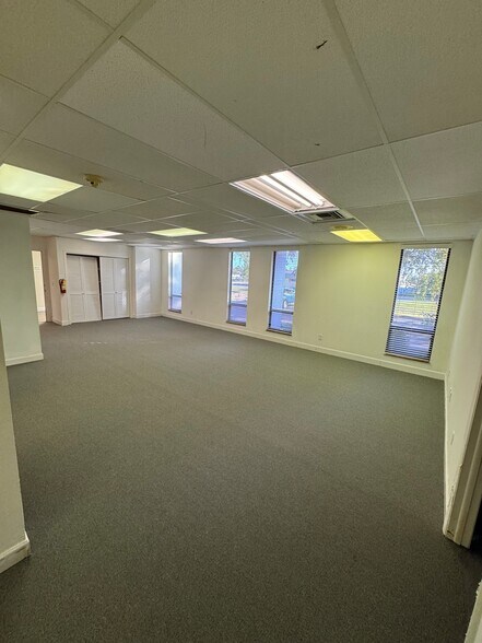More Photos Of 1910 Park Meadows Dr, Fort Myers Medical For Sale