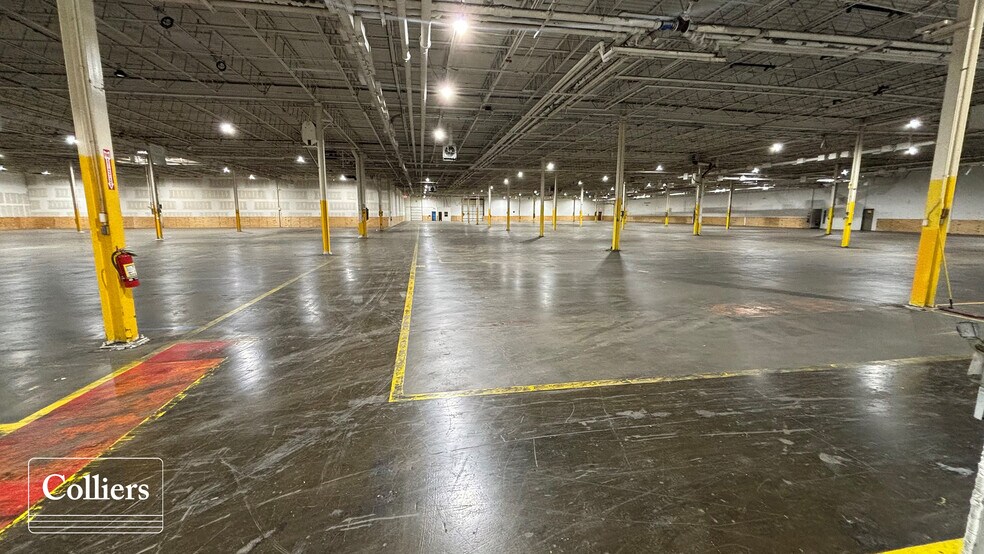 More Photos Of 1315 N 13th St, Rogers Industrial For Sale