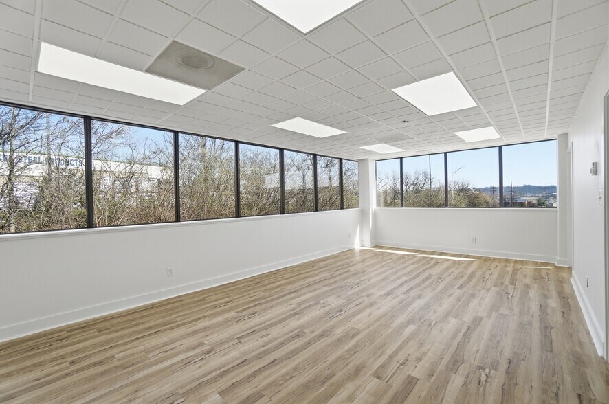More Photos Of 1550 Magnolia Dr, Cincinnati Warehouse For Lease